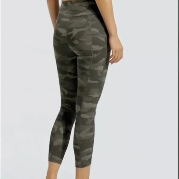 Athleta Ultimate Camo 7/8 Tight Leggings-Pockets-Green-Size XS - Picture 3 of 13